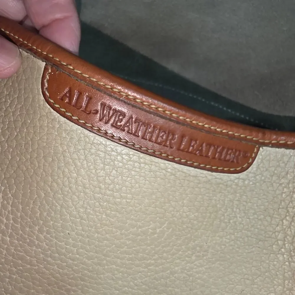 VINTAGE DOONEY BOURKE ALL WEATHER LEATHER ESSEX CROSSBODY BAG - Picture 6 of 8